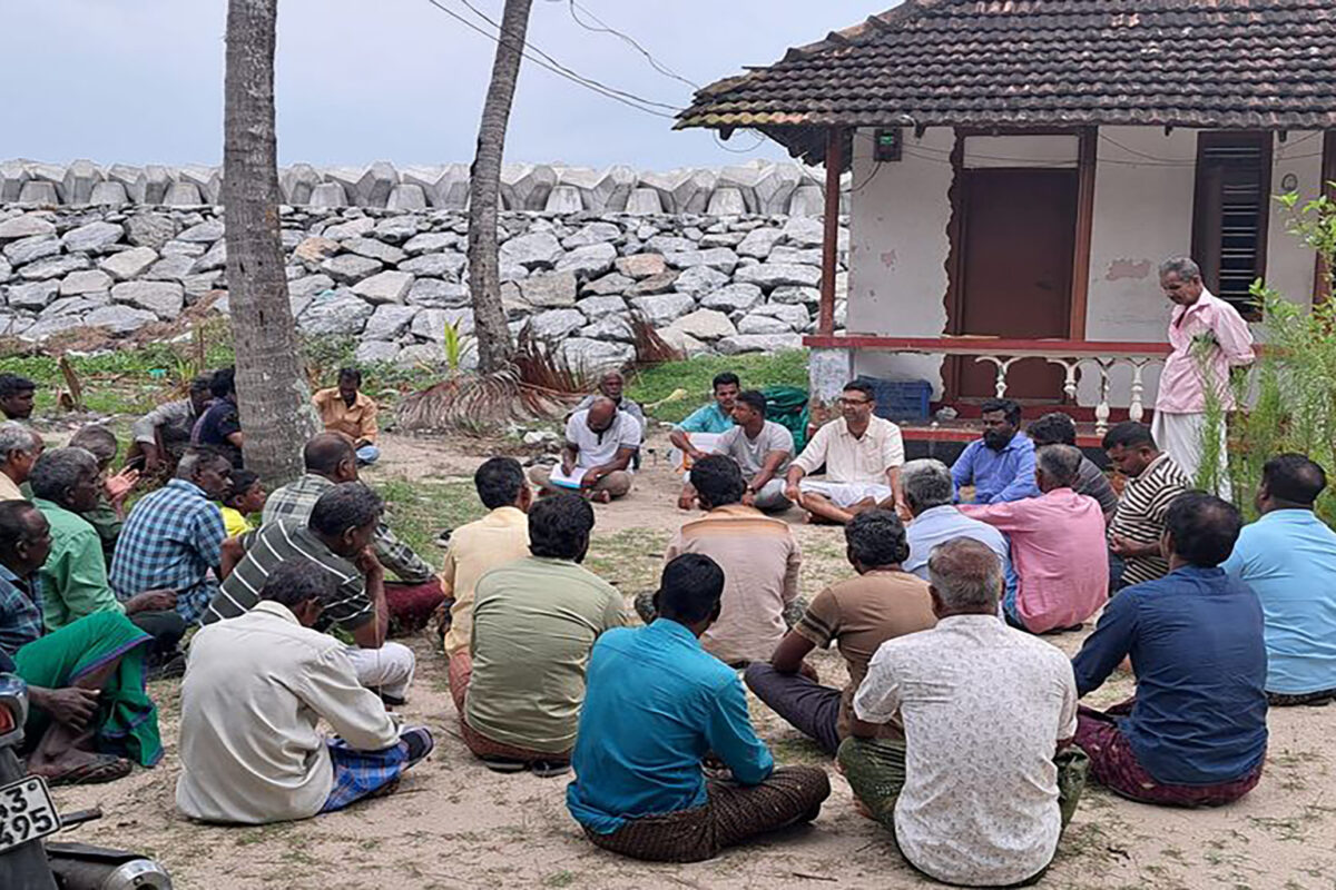 വി ഫോർ പീപ്പിൾ പാർട്ടി ചെയർമാൻ നിപുൻ ചെറിയാൻ ചെല്ലാനത്ത് മത്സ്യത്തൊഴിലാളികളുടെയും കര്‍ഷക തൊഴിലാളികളുടെയും യോഗത്തില്‍ പങ്കെടുത്തു.